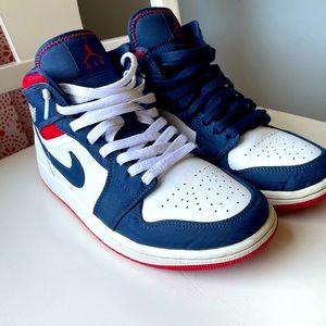 Jordan one, size 8, mid condition